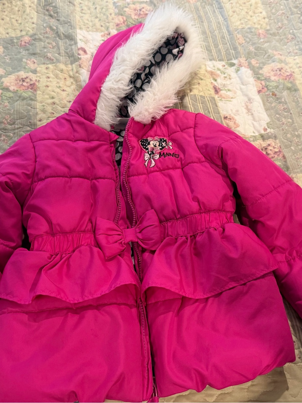 Disney Minnie Mouse Hooded Puffer Coat.  Size 5t like new